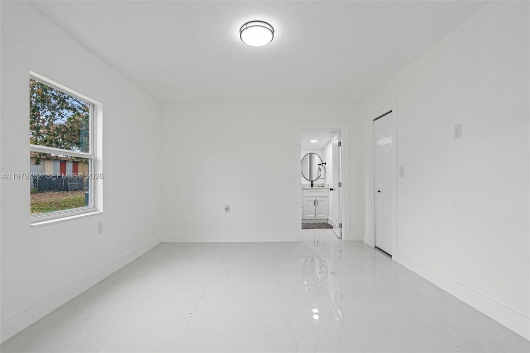 На продажу: $1,099,900 (6 спален, 3 ванн, 4771 Квадратных фут)