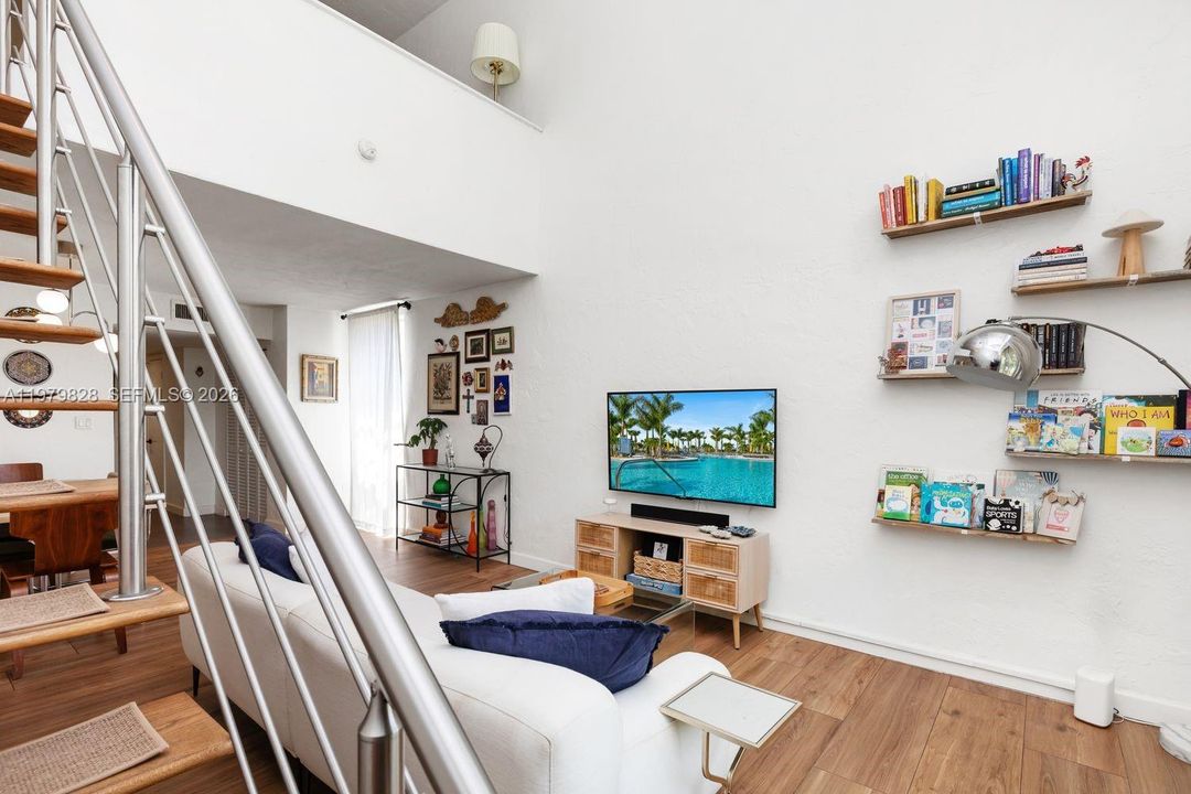 En Venta: $255,000 (1 camas, 1 baños, 802 Pies cuadrados)