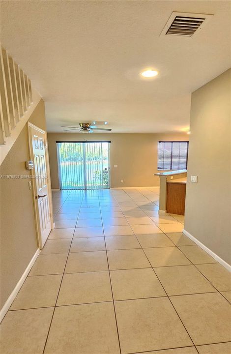 For Sale: $290,000 (3 beds, 2 baths, 1379 Square Feet)