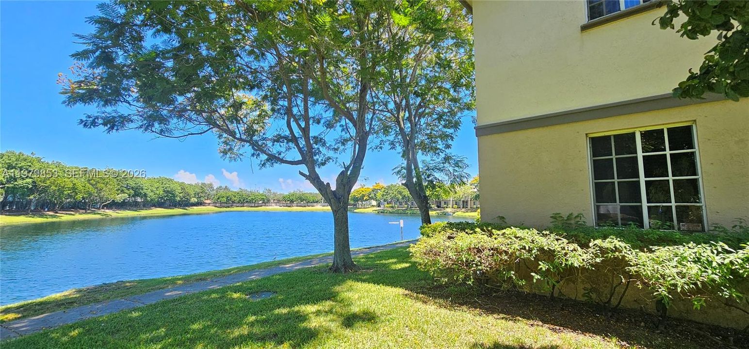 For Sale: $290,000 (3 beds, 2 baths, 1379 Square Feet)