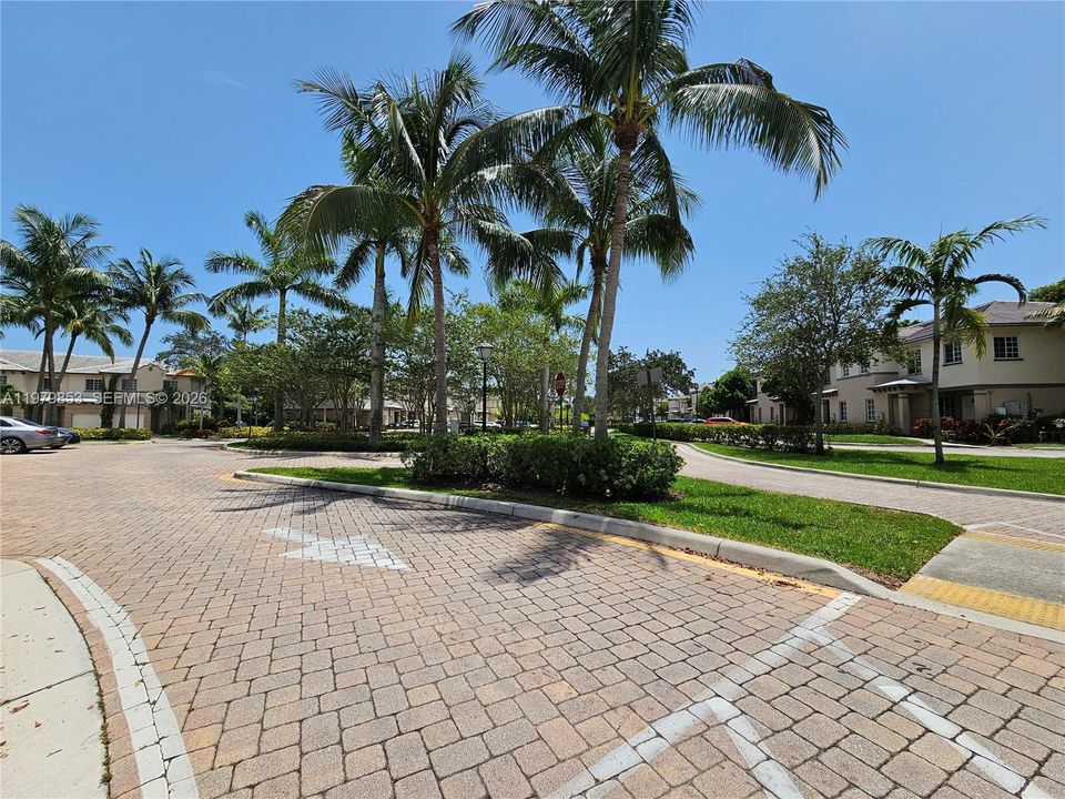 For Sale: $290,000 (3 beds, 2 baths, 1379 Square Feet)
