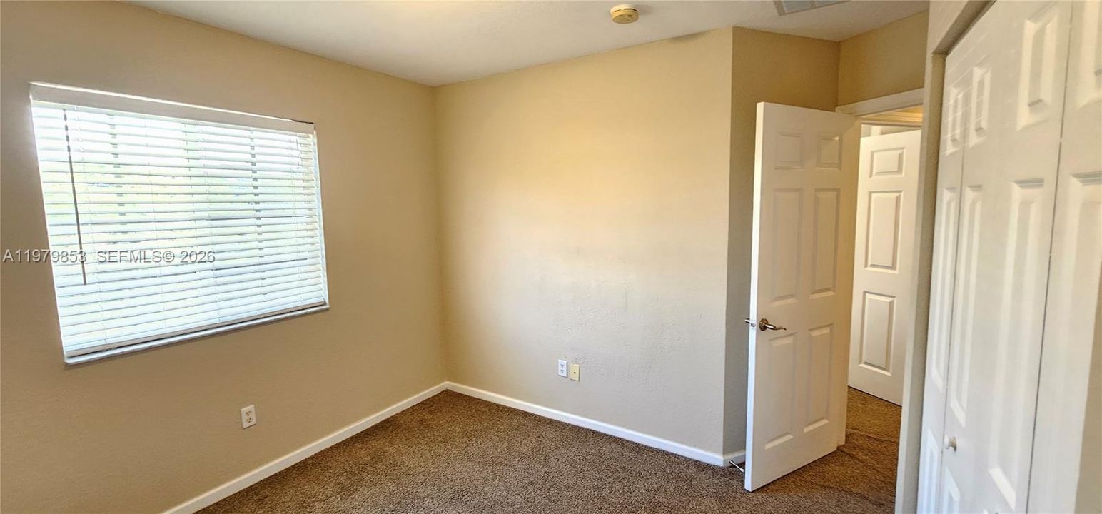 For Sale: $290,000 (3 beds, 2 baths, 1379 Square Feet)