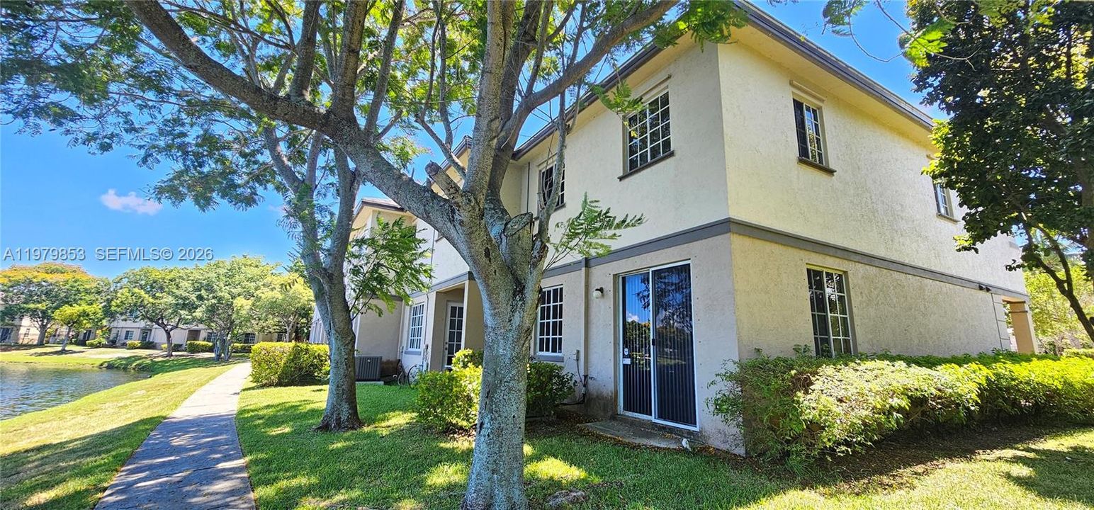 For Sale: $290,000 (3 beds, 2 baths, 1379 Square Feet)
