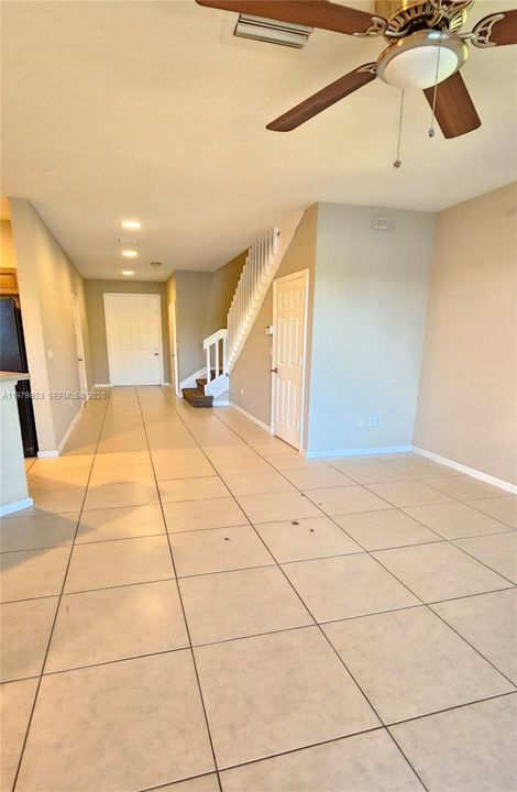 For Sale: $290,000 (3 beds, 2 baths, 1379 Square Feet)