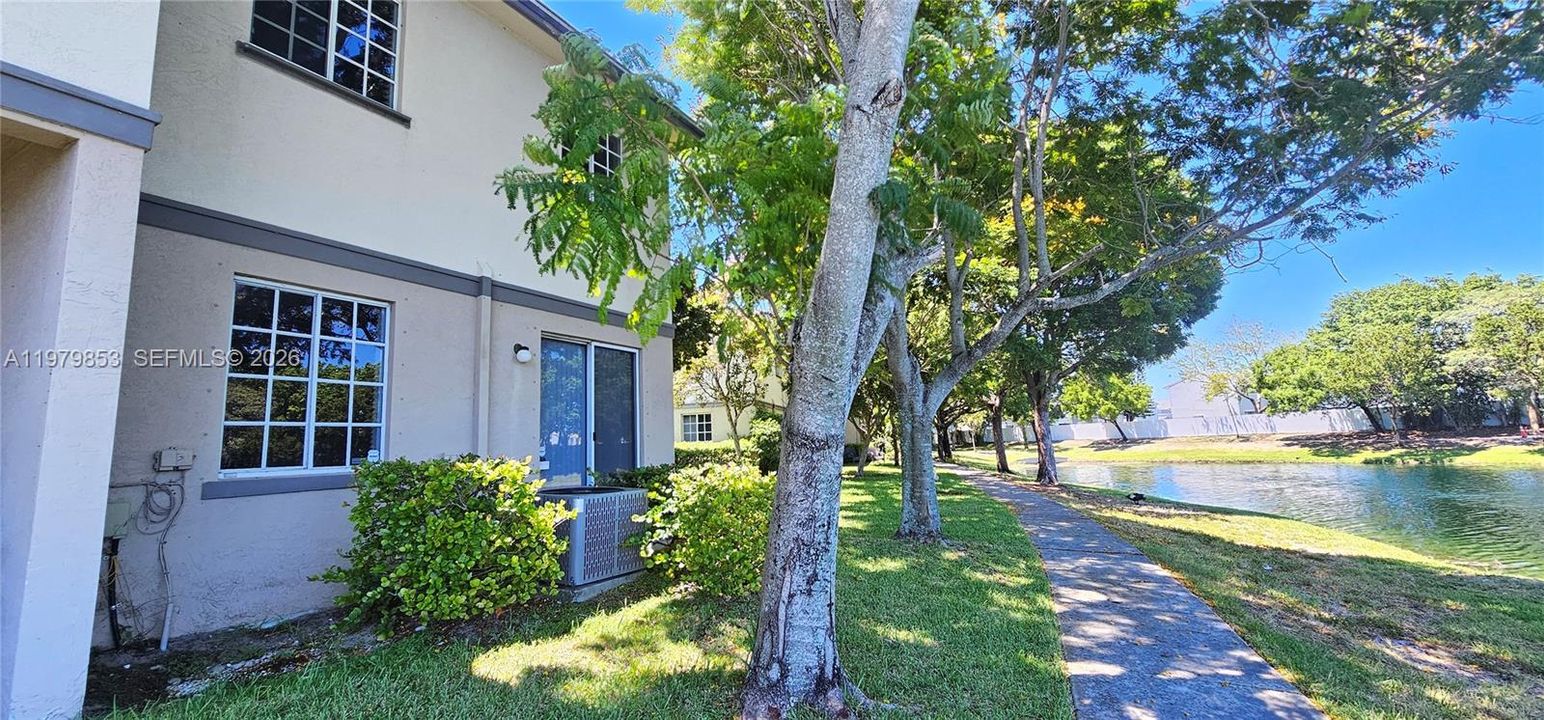 For Sale: $290,000 (3 beds, 2 baths, 1379 Square Feet)