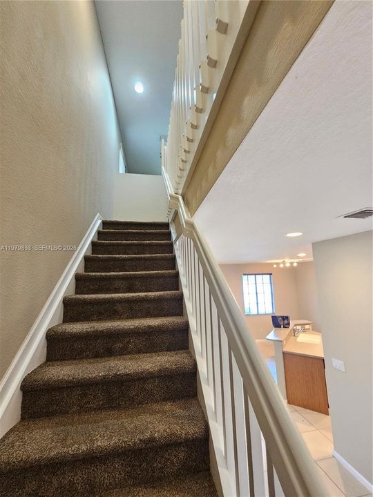 For Sale: $290,000 (3 beds, 2 baths, 1379 Square Feet)