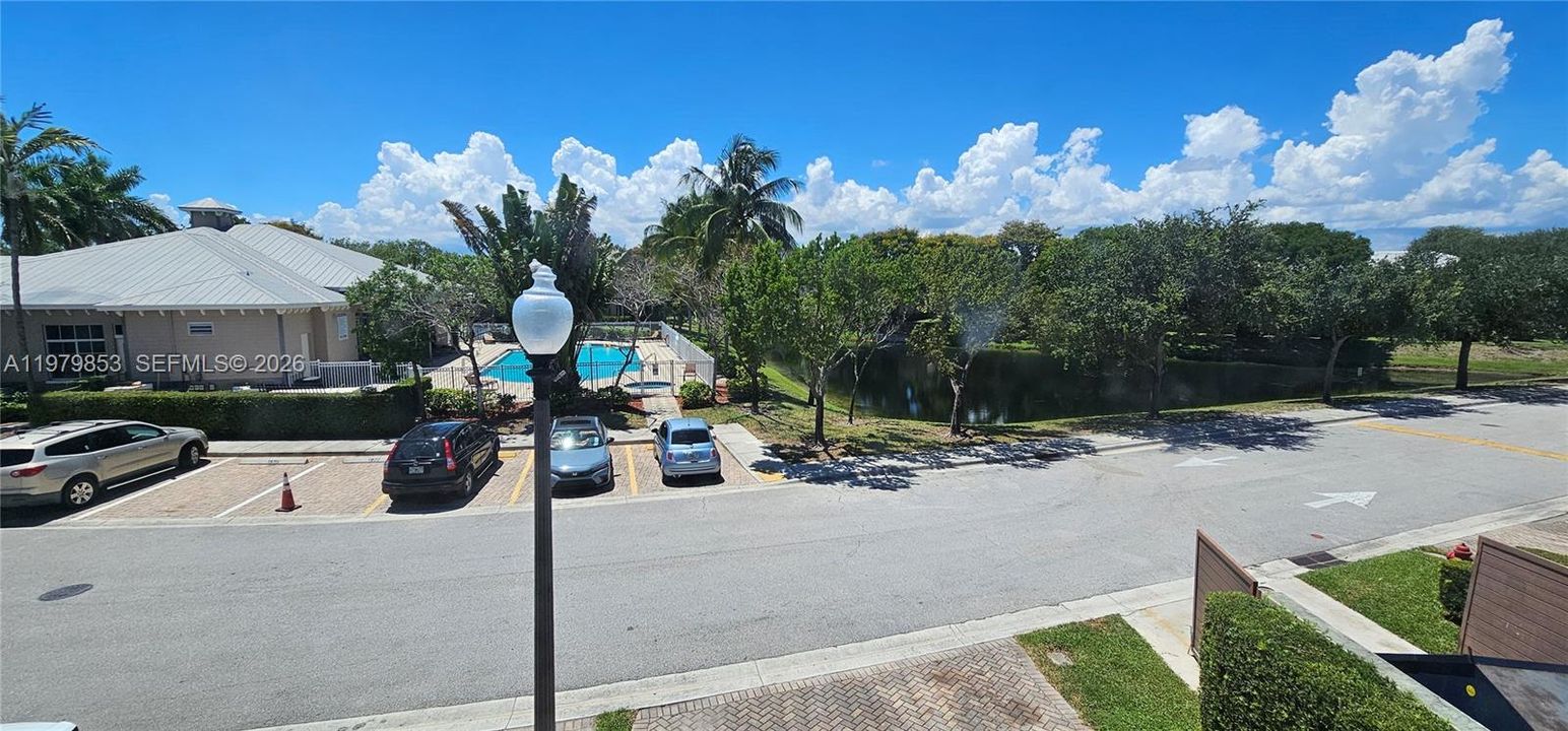 For Sale: $290,000 (3 beds, 2 baths, 1379 Square Feet)