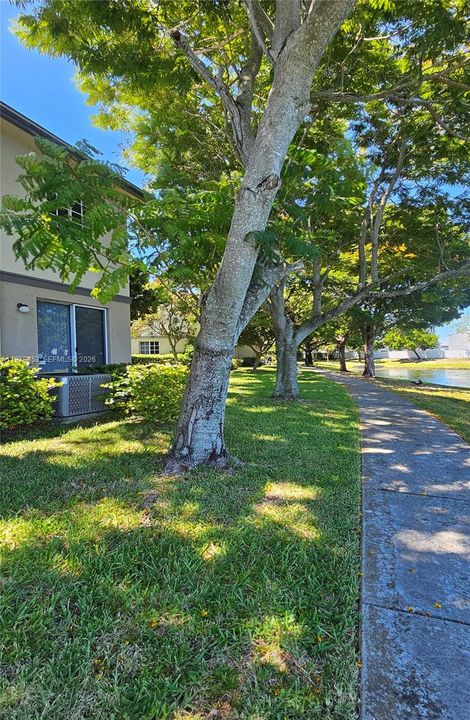 For Sale: $290,000 (3 beds, 2 baths, 1379 Square Feet)