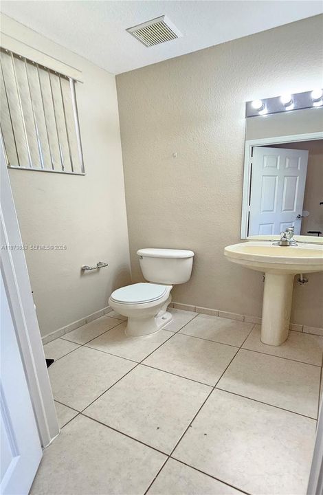 For Sale: $290,000 (3 beds, 2 baths, 1379 Square Feet)