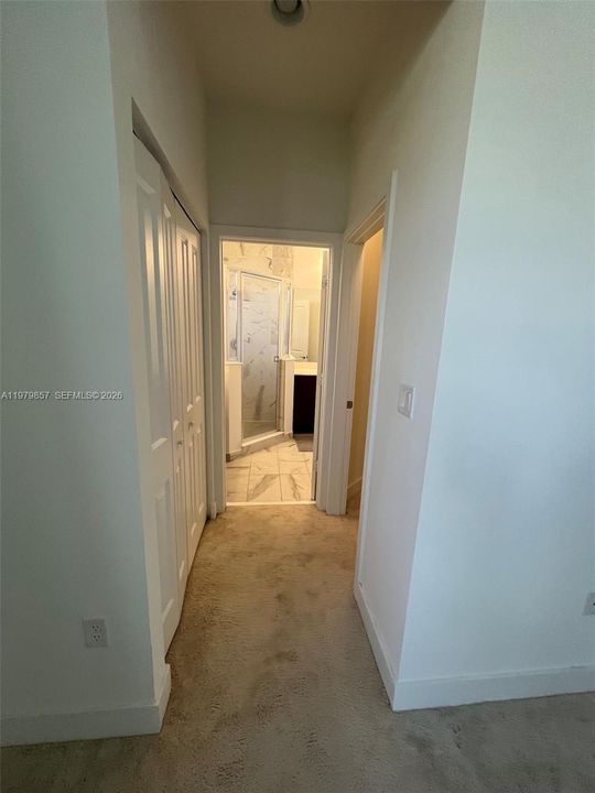 For Rent: $2,200 (3 beds, 2 baths, 1958 Square Feet)