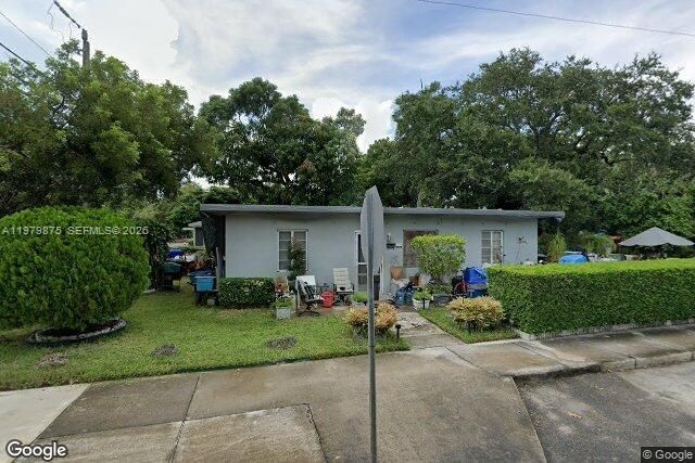 For Sale: $999,000 (4 beds, 2 baths, 1110 Square Feet)