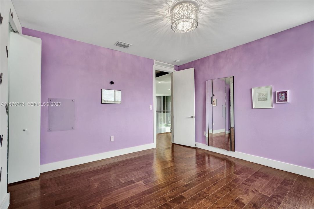 В аренду: $19,000 (5 спален, 5 ванн, 3841 Квадратных фут)