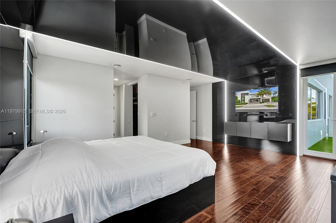 В аренду: $19,000 (5 спален, 5 ванн, 3841 Квадратных фут)