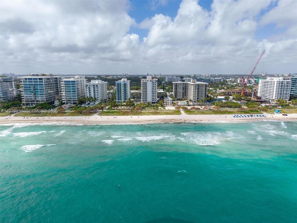 For Sale: $428,000 (1 beds, 2 baths, 918 Square Feet)