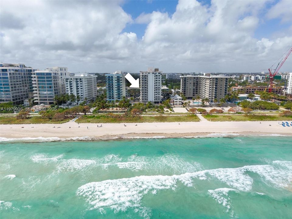 For Sale: $428,000 (1 beds, 2 baths, 918 Square Feet)