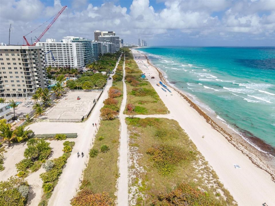 For Sale: $428,000 (1 beds, 2 baths, 918 Square Feet)