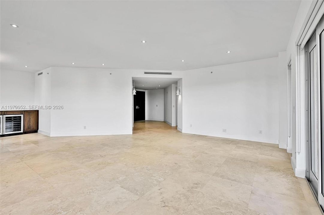 En Venta: $2,175,000 (3 camas, 3 baños, 2980 Pies cuadrados)