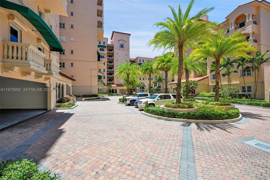 En Venta: $2,175,000 (3 camas, 3 baños, 2980 Pies cuadrados)