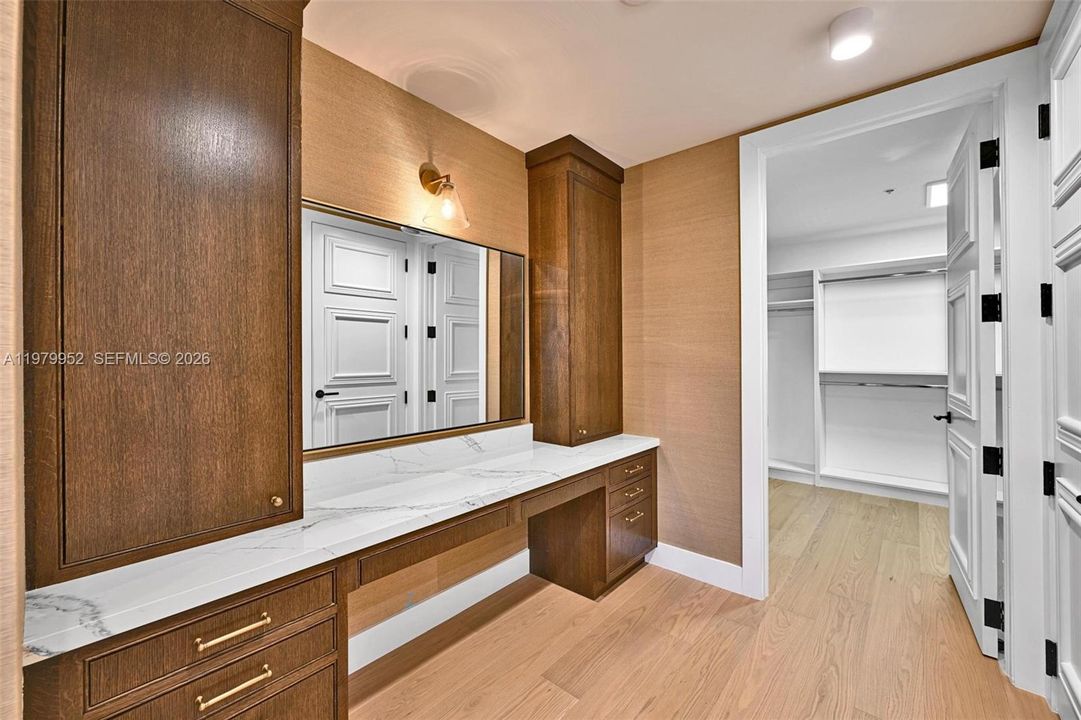 En Venta: $2,175,000 (3 camas, 3 baños, 2980 Pies cuadrados)