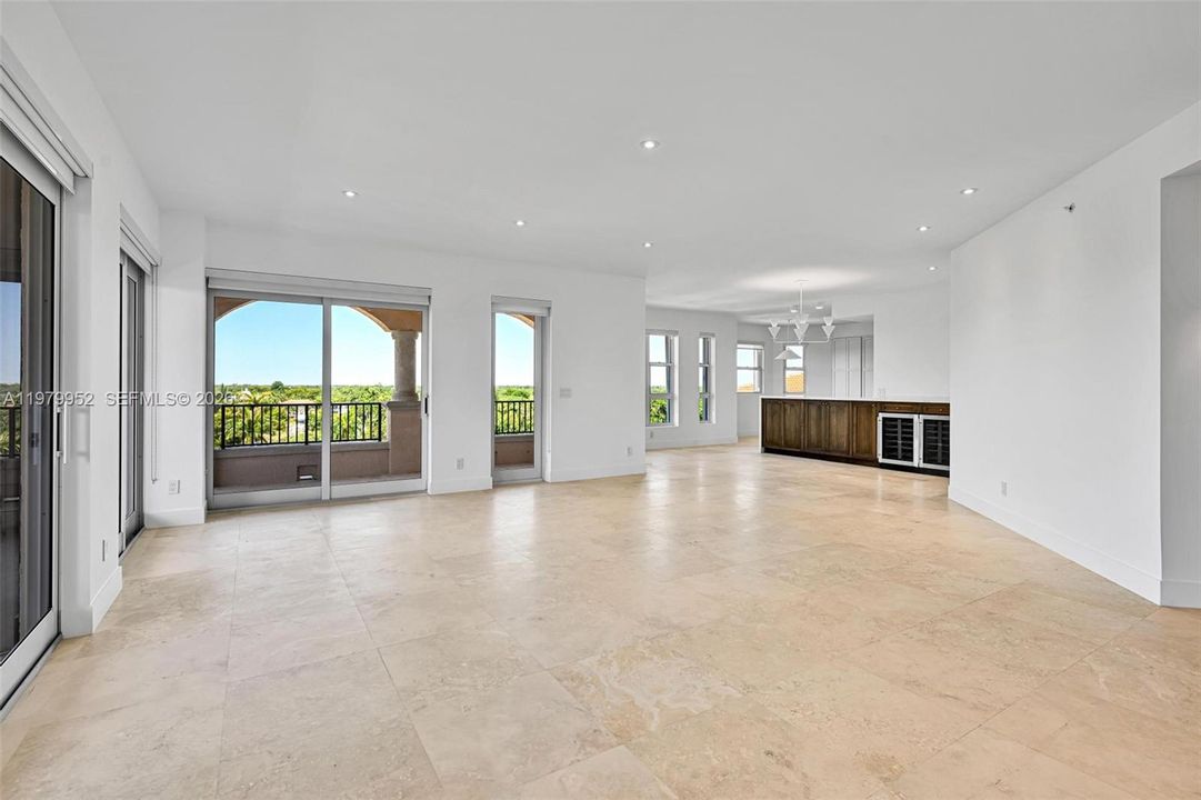 En Venta: $2,175,000 (3 camas, 3 baños, 2980 Pies cuadrados)