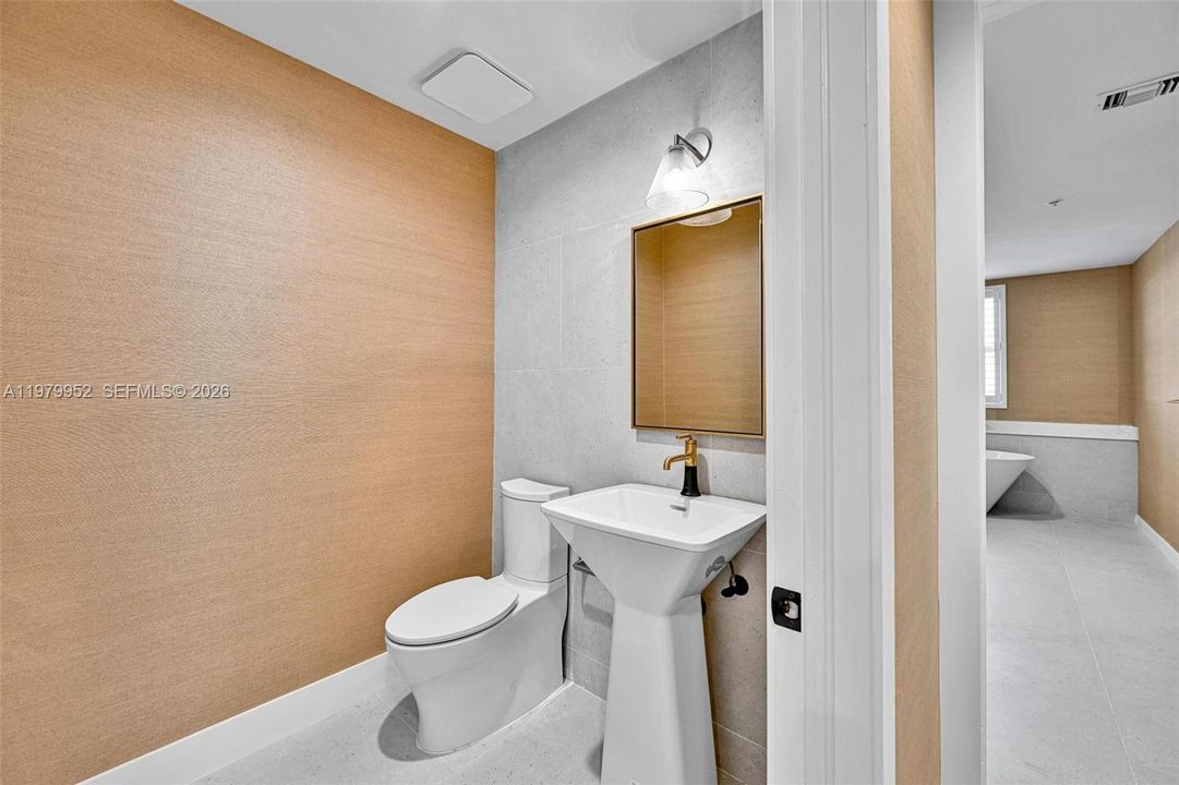 En Venta: $2,175,000 (3 camas, 3 baños, 2980 Pies cuadrados)