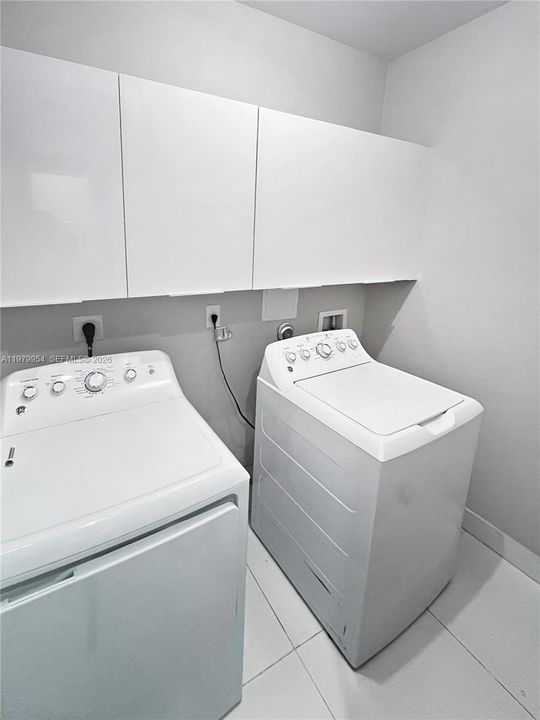 Active With Contract: $5,500 (4 beds, 3 baths, 2655 Square Feet)