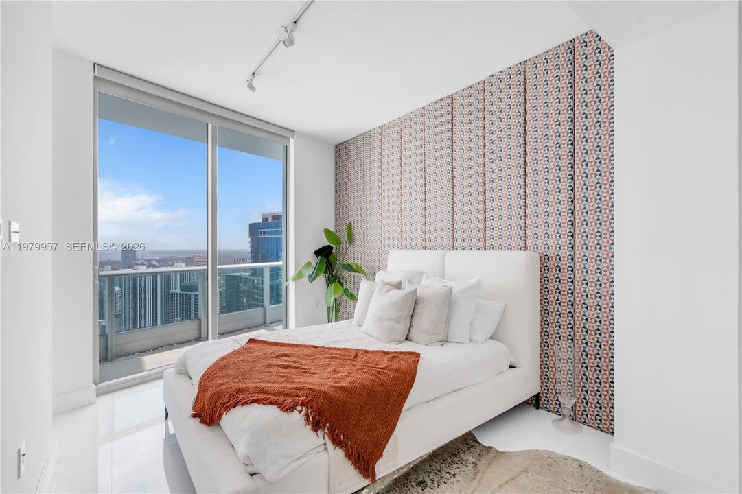 For Sale: $2,080,000 (3 beds, 3 baths, 2577 Square Feet)