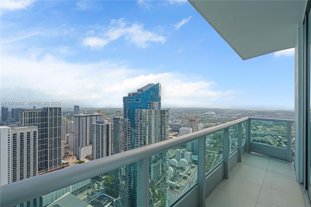 For Sale: $2,080,000 (3 beds, 3 baths, 2577 Square Feet)