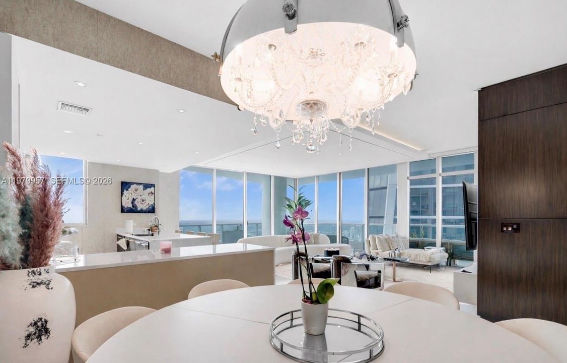 For Sale: $2,080,000 (3 beds, 3 baths, 2577 Square Feet)