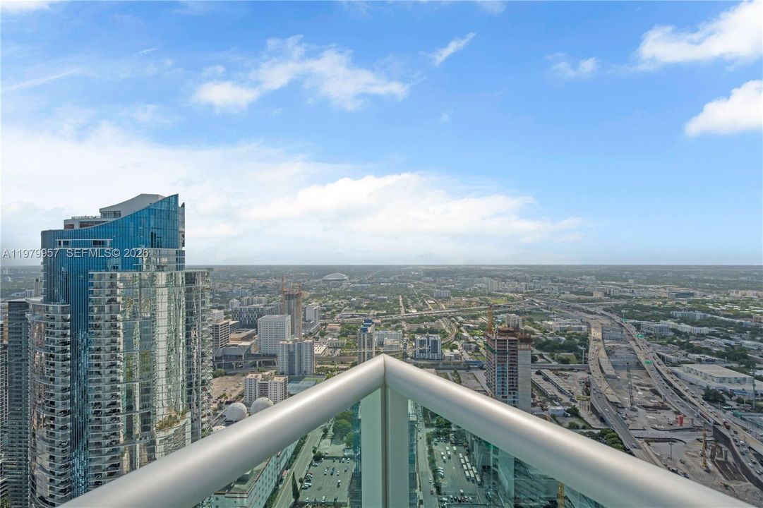 For Sale: $2,080,000 (3 beds, 3 baths, 2577 Square Feet)