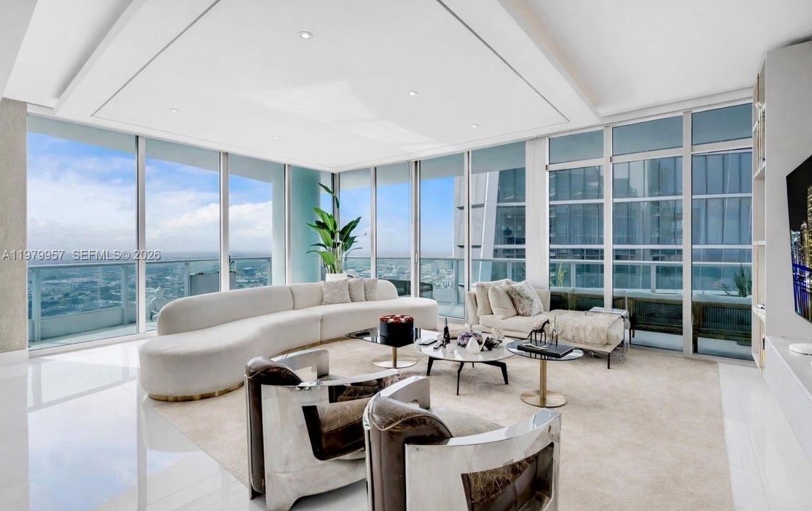 For Sale: $2,080,000 (3 beds, 3 baths, 2577 Square Feet)