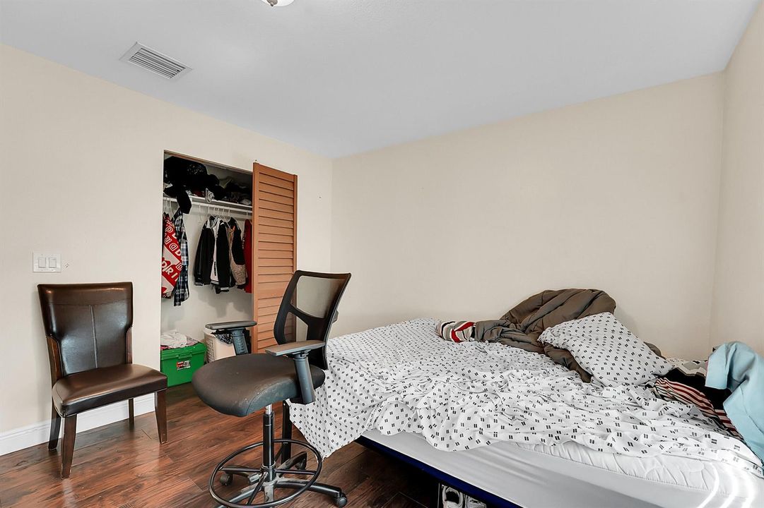 Unit2bedroom4b