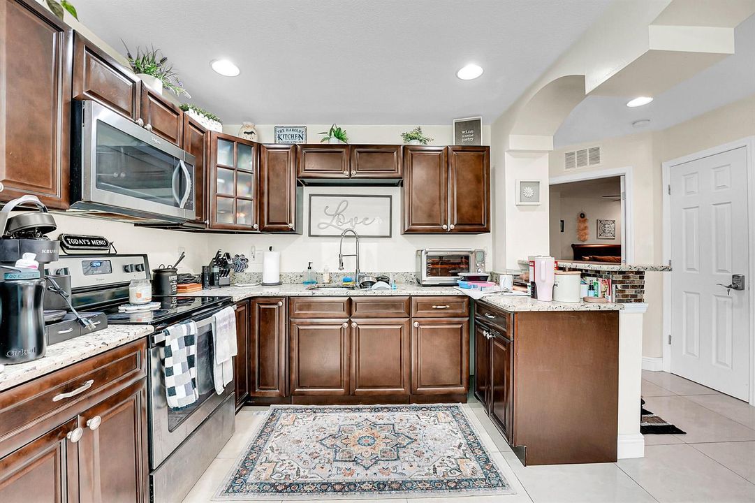 Unit1kitchen1b