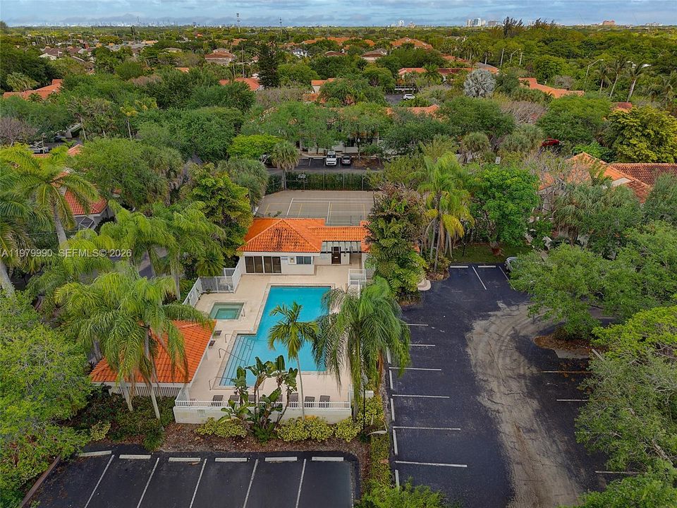 Activo con contrato: $495,000 (2 camas, 2 baños, 1216 Pies cuadrados)