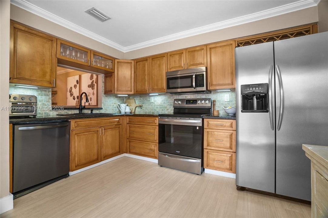 Activo con contrato: $495,000 (2 camas, 2 baños, 1216 Pies cuadrados)