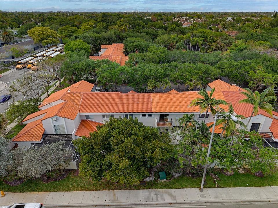 Activo con contrato: $495,000 (2 camas, 2 baños, 1216 Pies cuadrados)