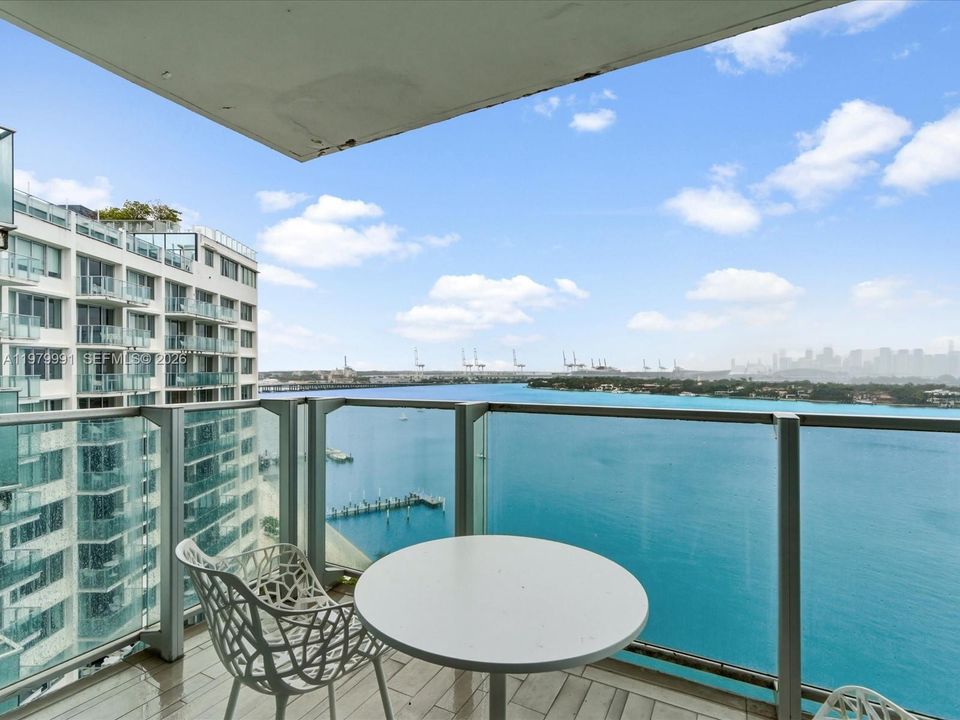 Vendido Recientemente: $400,000 (1 camas, 1 baños, 694 Pies cuadrados)