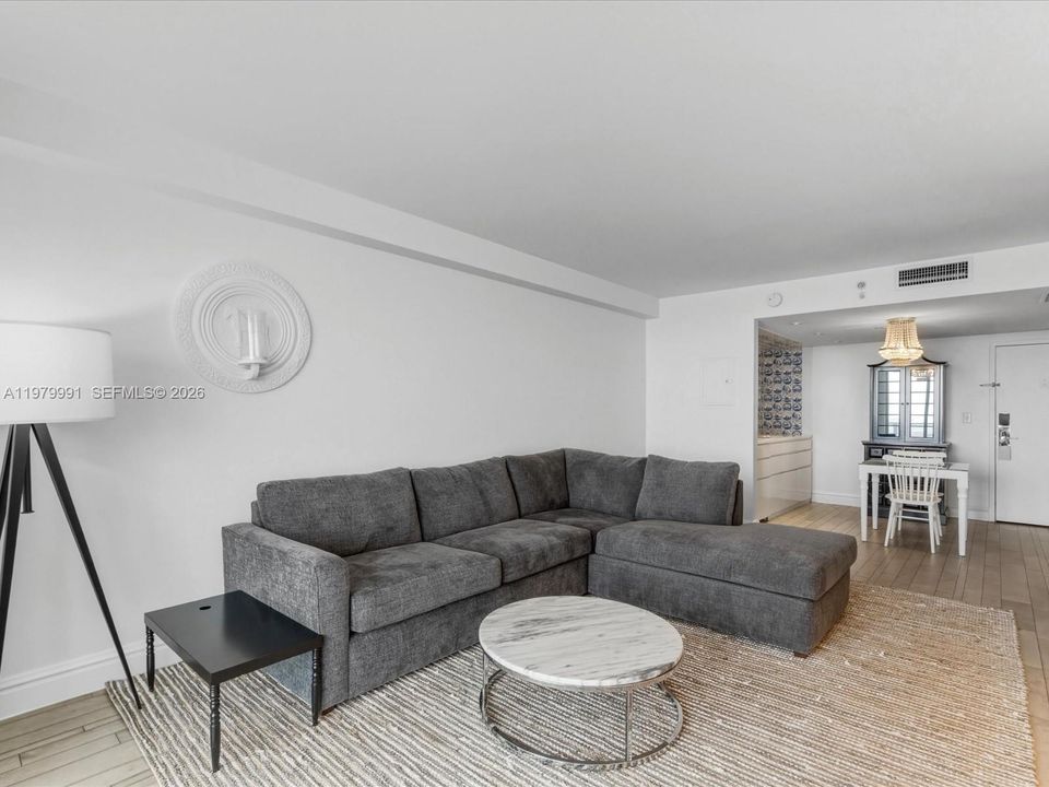 Vendido Recientemente: $400,000 (1 camas, 1 baños, 694 Pies cuadrados)