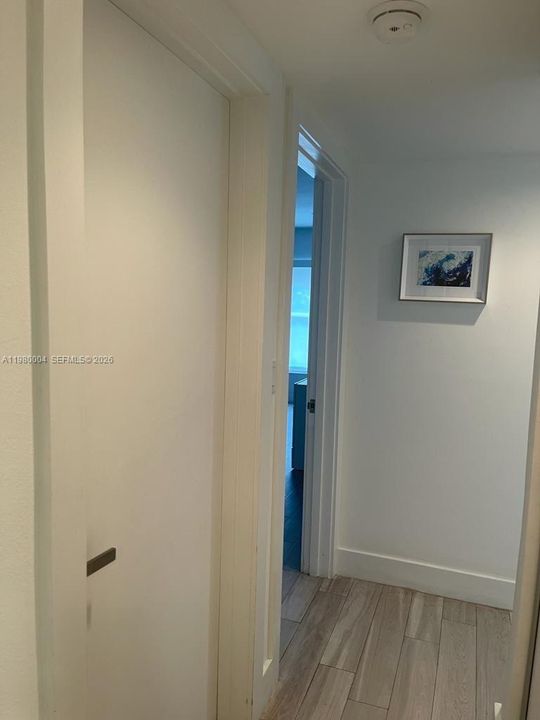 Под контрактом: $4,550 (2 спален, 2 ванн, 1250 Квадратных фут)