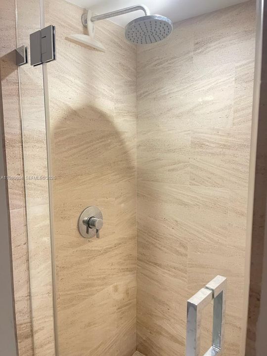Под контрактом: $4,550 (2 спален, 2 ванн, 1250 Квадратных фут)