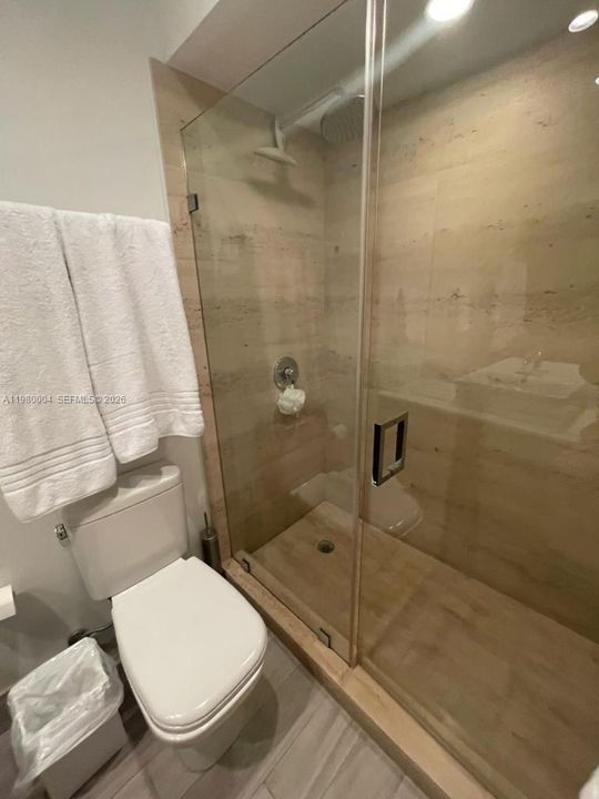 Под контрактом: $4,550 (2 спален, 2 ванн, 1250 Квадратных фут)