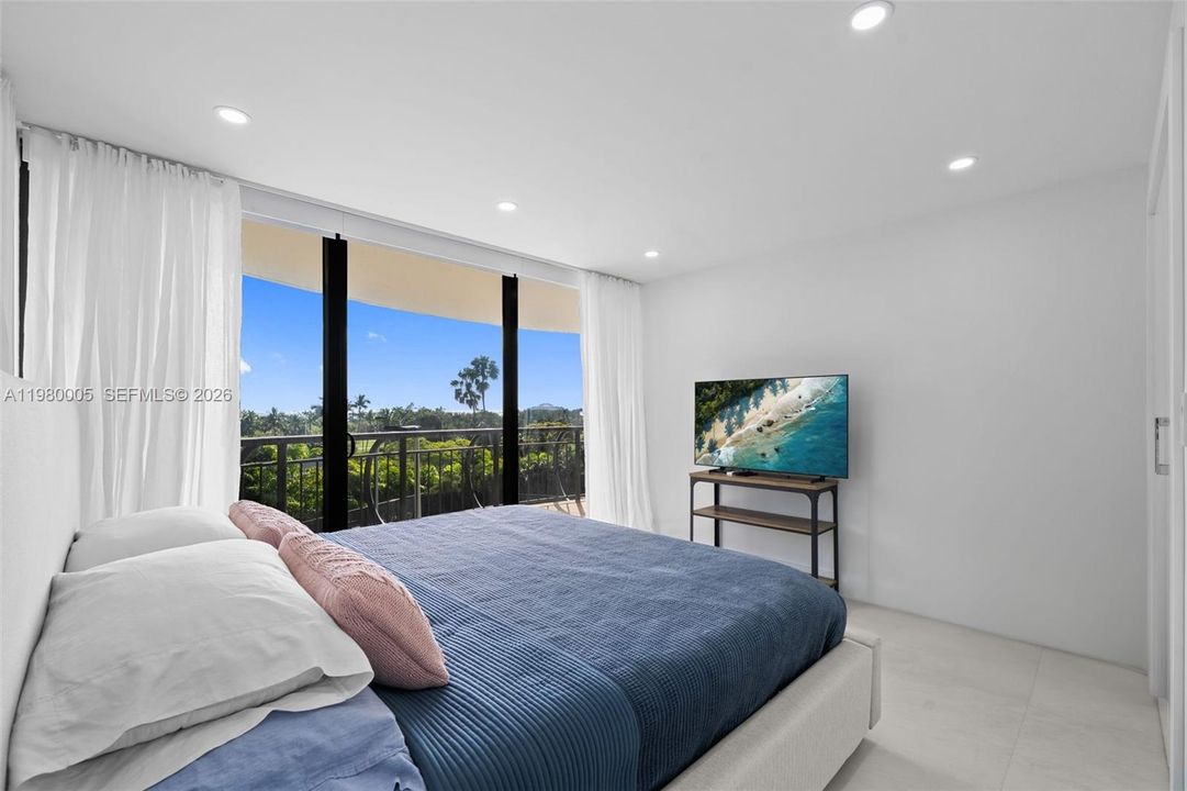 For Sale: $1,995,000 (3 beds, 3 baths, 1682 Square Feet)