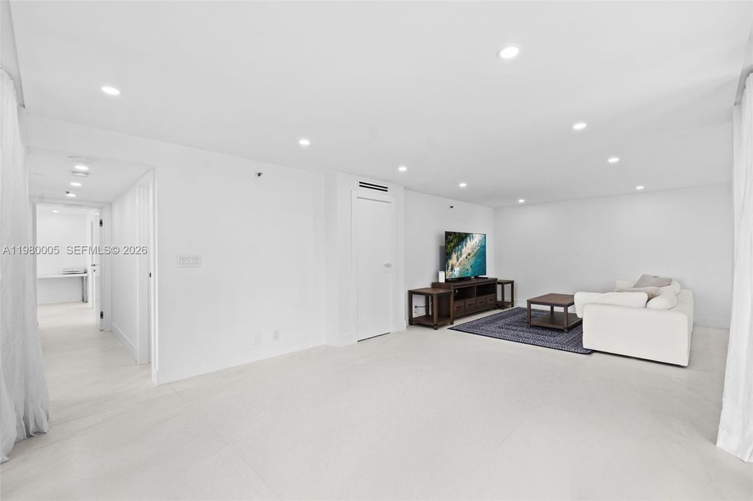 For Sale: $1,995,000 (3 beds, 3 baths, 1682 Square Feet)