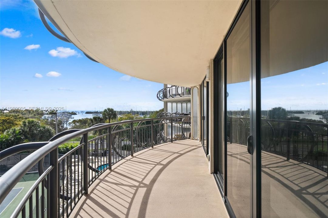 For Sale: $1,995,000 (3 beds, 3 baths, 1682 Square Feet)