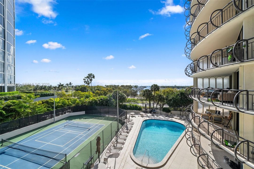 For Sale: $1,995,000 (3 beds, 3 baths, 1682 Square Feet)