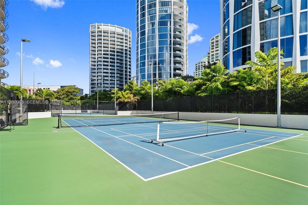 For Sale: $1,995,000 (3 beds, 3 baths, 1682 Square Feet)