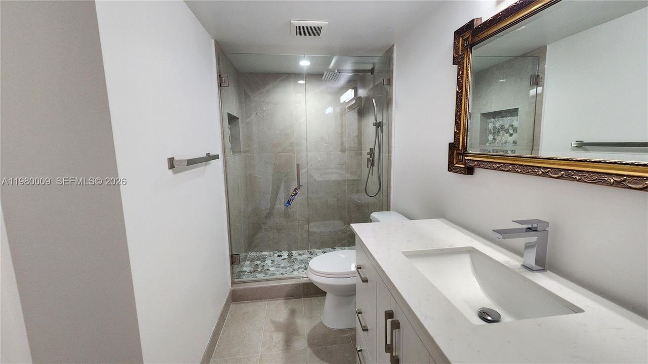 En Venta: $250,000 (2 camas, 2 baños, 1156 Pies cuadrados)