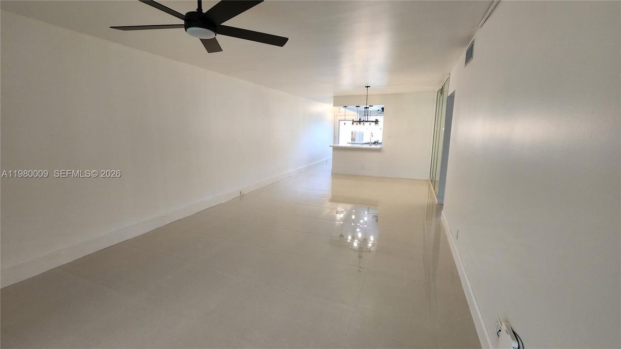 En Venta: $250,000 (2 camas, 2 baños, 1156 Pies cuadrados)