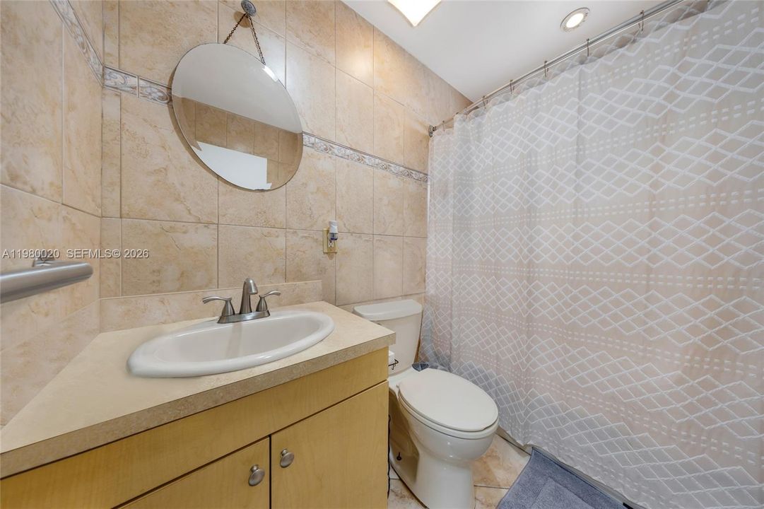 For Sale: $1,275,000 (3 beds, 1 baths, 1256 Square Feet)
