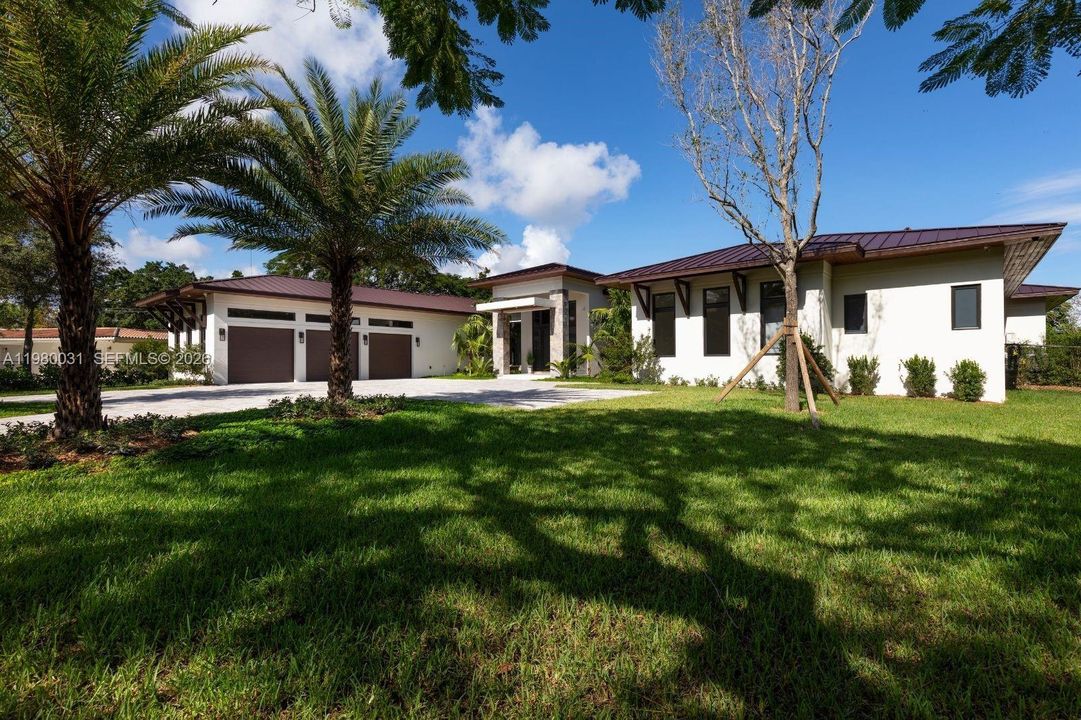 Recently Rented: $35,000 (6 beds, 7 baths, 5968 Square Feet)